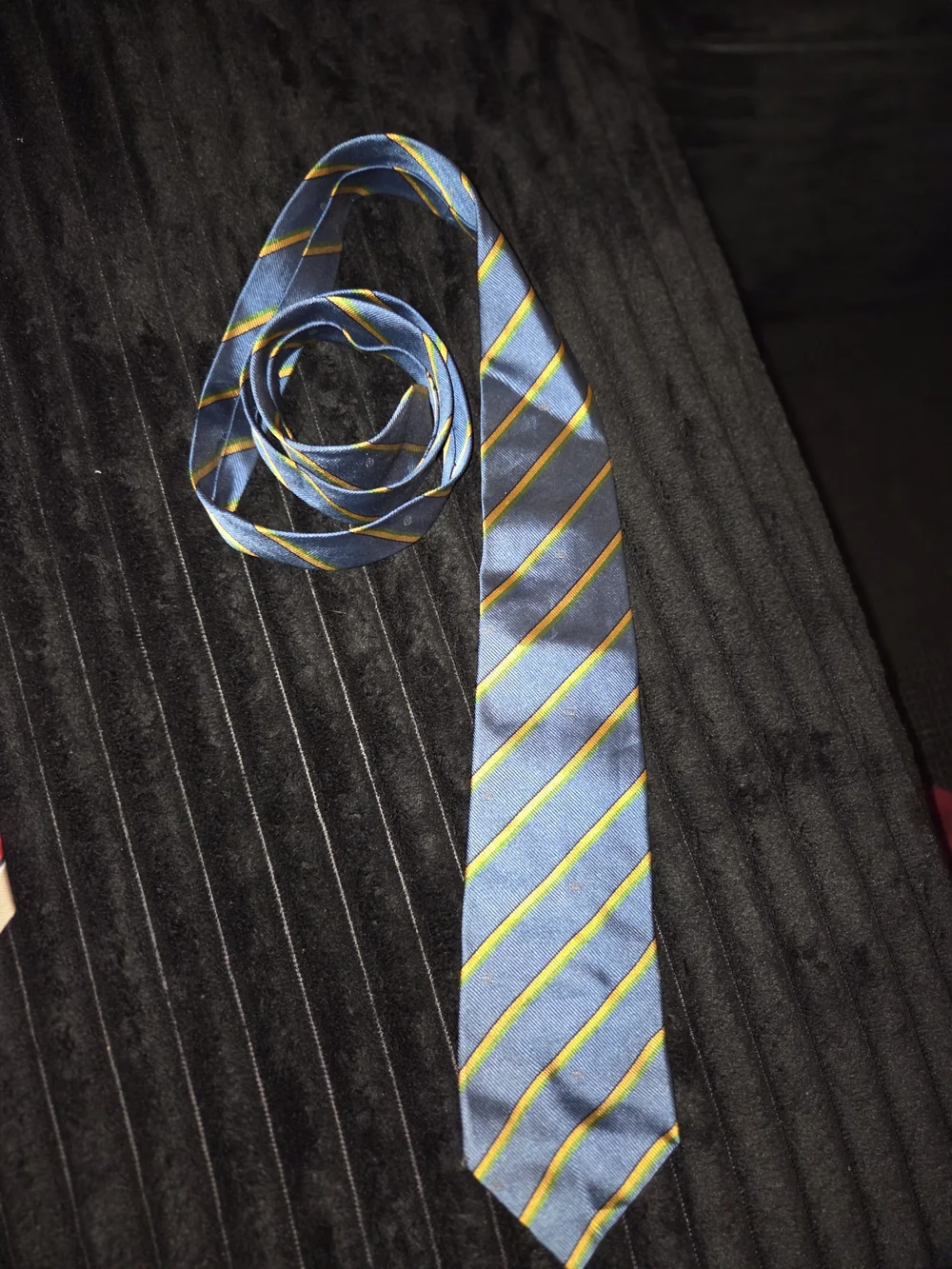 Vintage Gucci Blue Tie with Yellow Diagonal Stripes